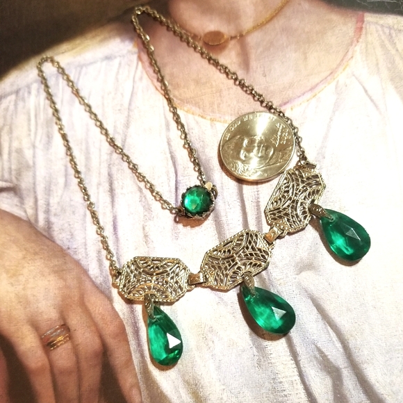 1910s Edwardian Filigree Green Crystal Necklace - Picture 5 of 5